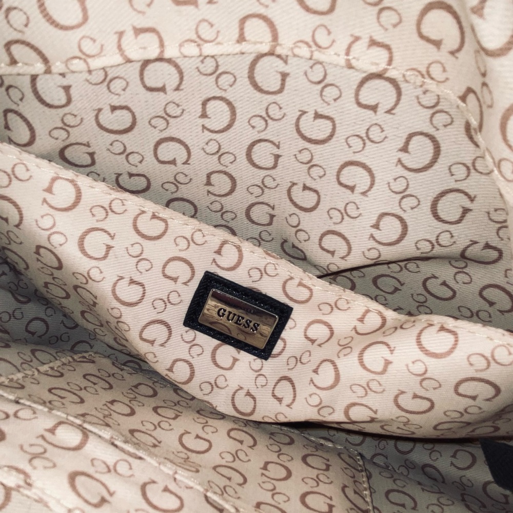 GUESS Bags - Picture 3 of 3